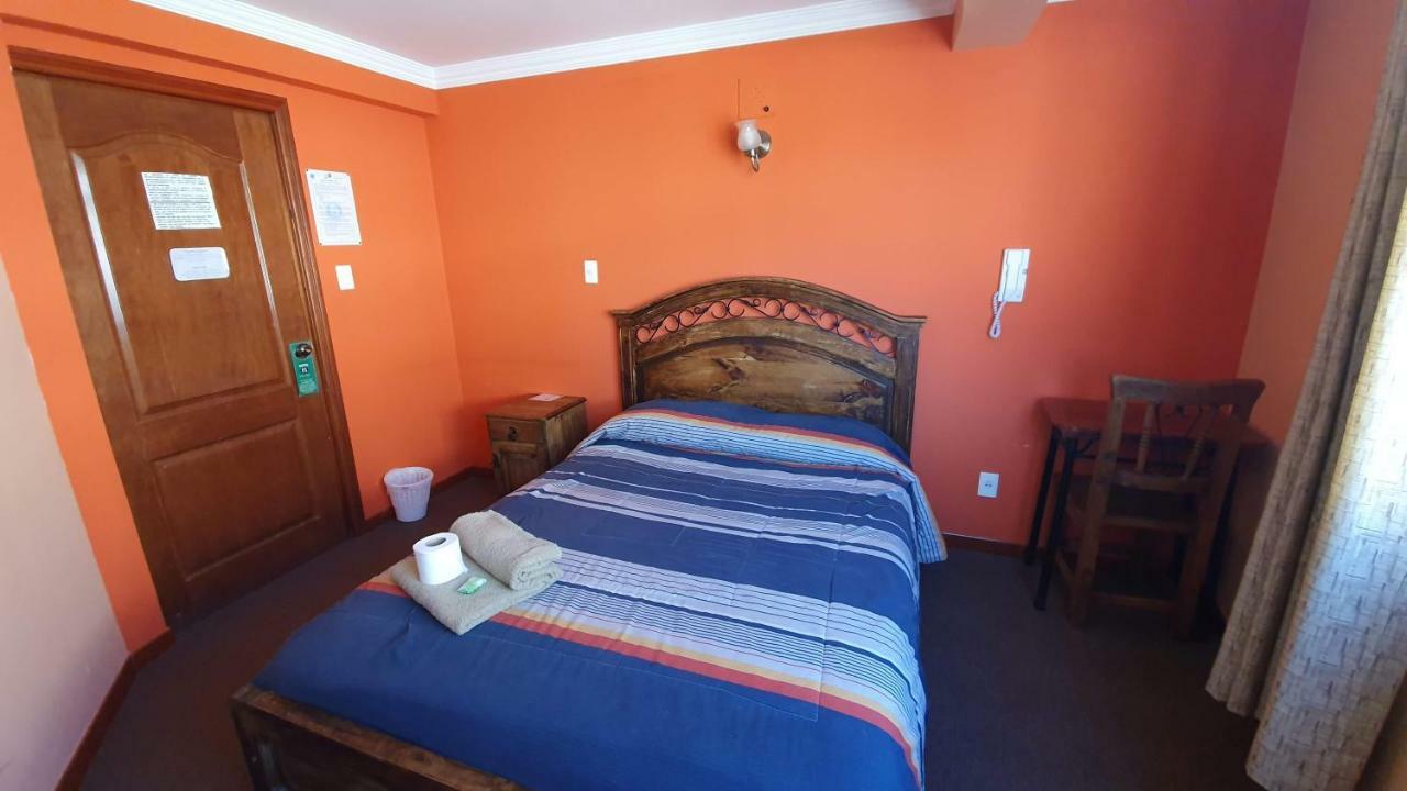 Pensión Bolivian Heights 2*